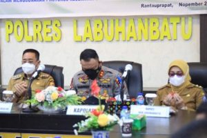 Apel Gelar Pasukan Ops Zebra Toba 2021 Polres Labuhanbatu Dihadiri Wabup Ellya Rosa dan Bupati Edimin